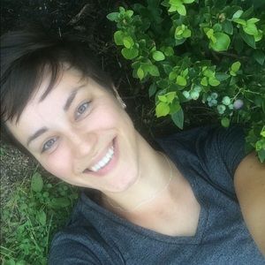 Meet your Posher, Emily